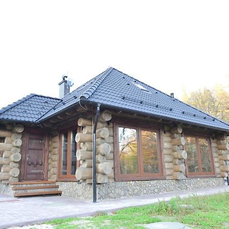 Folvark Gvozd Hotell Kamjanjuki Exteriör bild