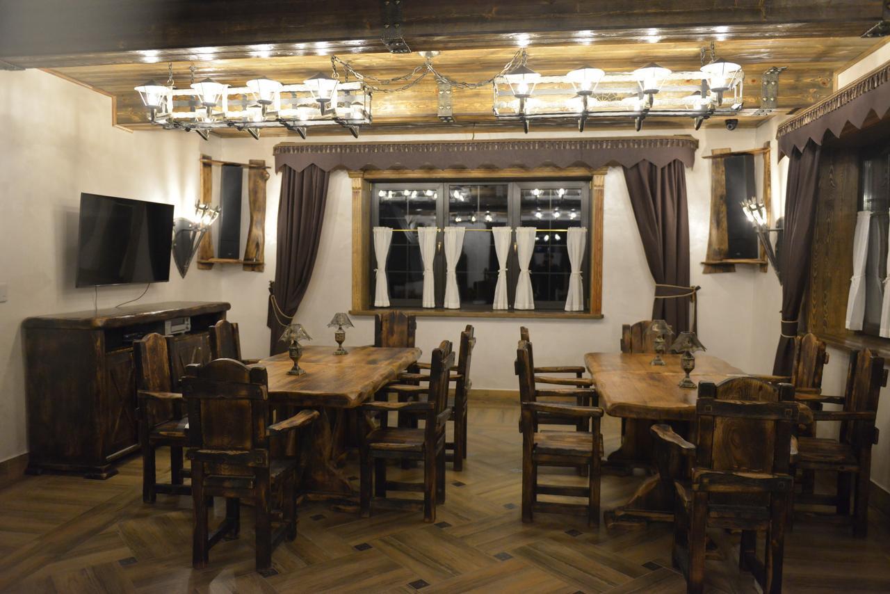 Folvark Gvozd Hotell Kamjanjuki Exteriör bild