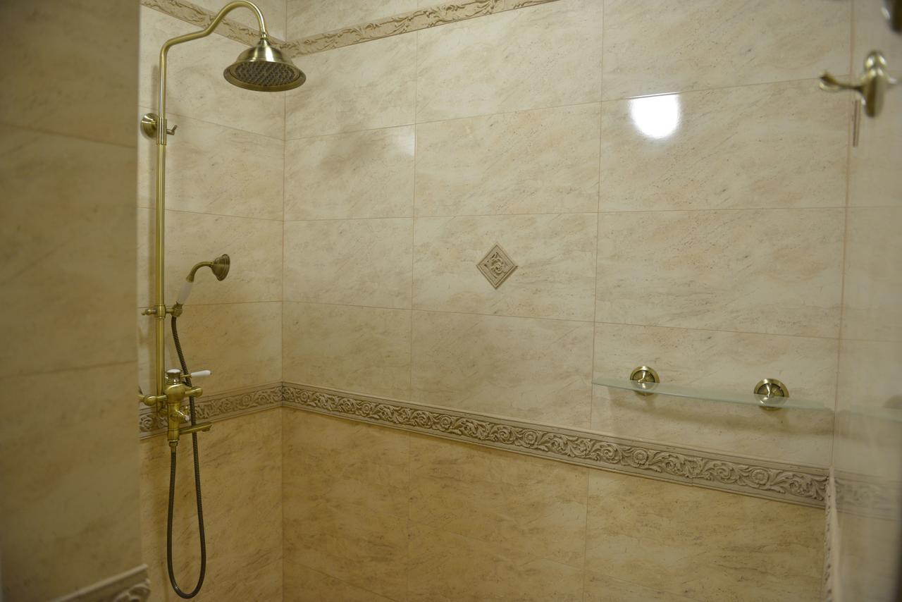 Folvark Gvozd Hotell Kamjanjuki Exteriör bild