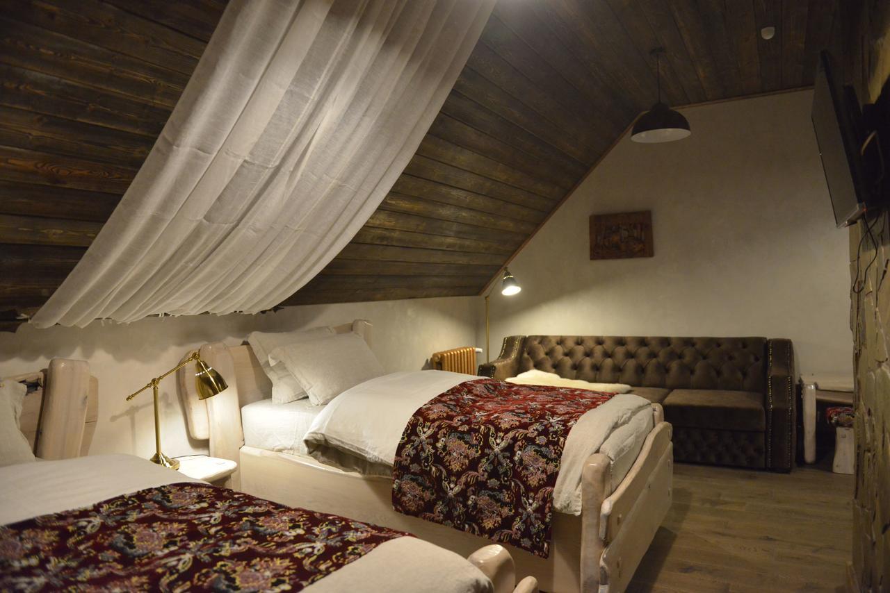 Folvark Gvozd Hotell Kamjanjuki Exteriör bild