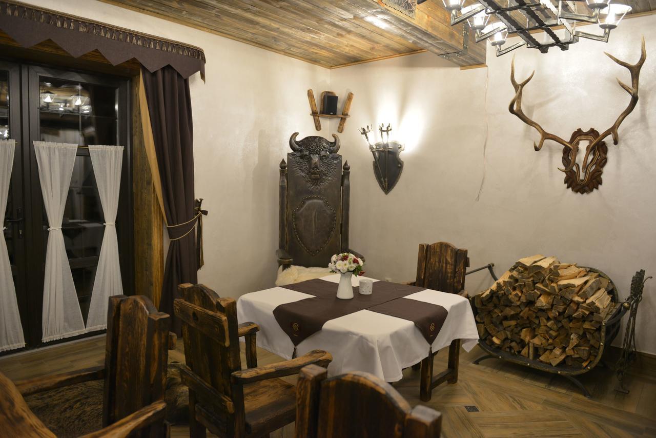 Folvark Gvozd Hotell Kamjanjuki Exteriör bild