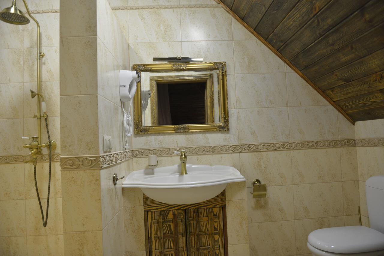 Folvark Gvozd Hotell Kamjanjuki Exteriör bild