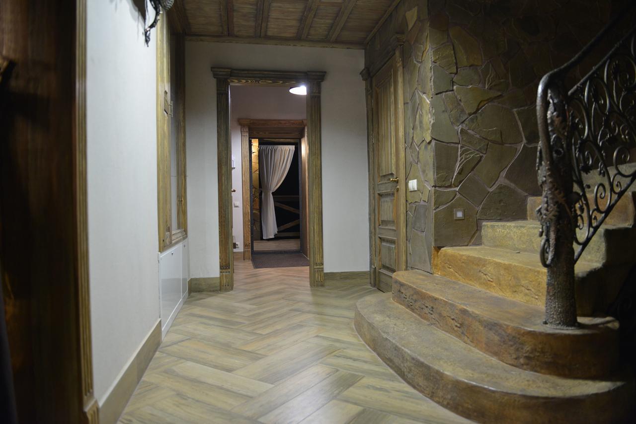 Folvark Gvozd Hotell Kamjanjuki Exteriör bild
