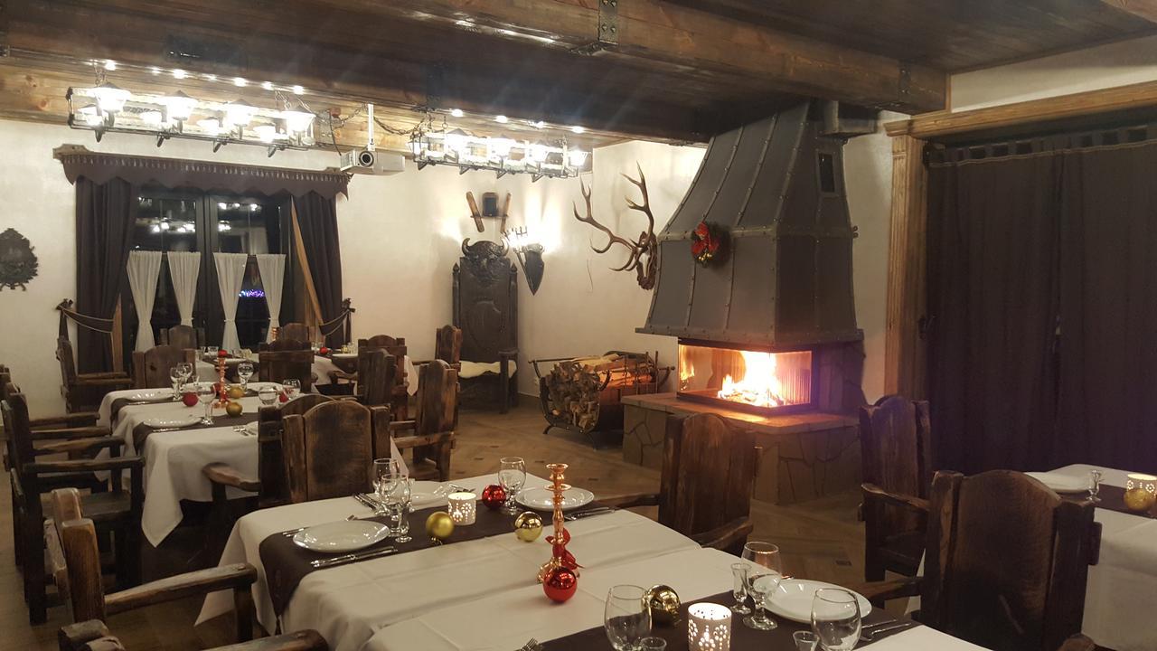 Folvark Gvozd Hotell Kamjanjuki Exteriör bild