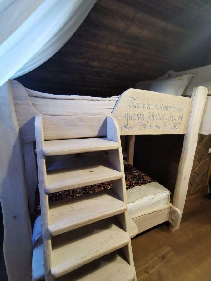 Folvark Gvozd Hotell Kamjanjuki Exteriör bild