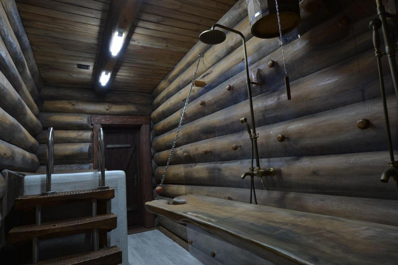 Folvark Gvozd Hotell Kamjanjuki Exteriör bild