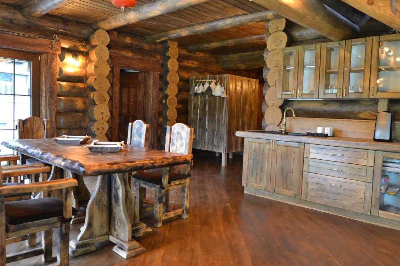 Folvark Gvozd Hotell Kamjanjuki Exteriör bild